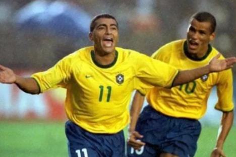 世体：阿隆索回归获利物浦球迷热烈欢迎，阿诺德却遭嘘声相待