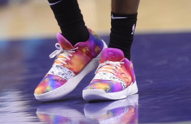 意甲战报：内雷斯双响，斯卡马卡破门，那不勒斯3-1亚特兰大