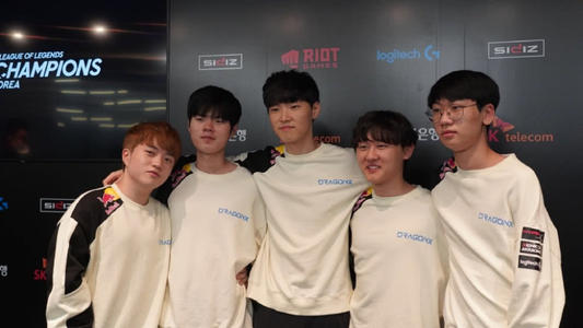 布斯克茨和阿尔巴将在赛季结束退役，穆勒：我向他们脱帽致敬