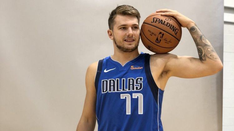 [图]张馨破门对手乌龙 中国女两球完胜越南女.