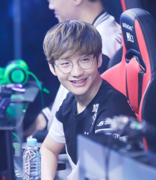 瞬息万变的 瞬息万变的