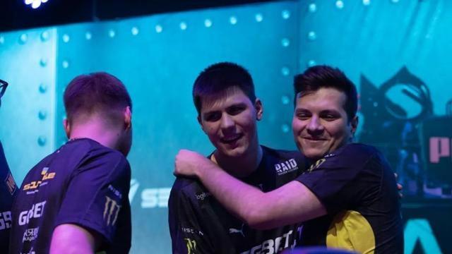 的自信与冷 的自信与冷